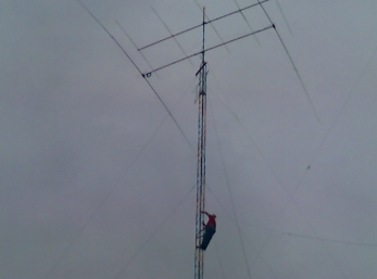N9JF on his 40 meter tower